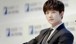 爆料杨洋抽烟喝酒视频,揭秘明星私下生活一面