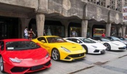 郑州豪车爆料视频网址,豪车云集，一窥豪车世界繁华景象