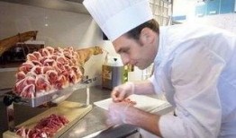 滨湖餐厅厨师爆料案件最新,揭开后厨黑幕，食品安全问题引关注